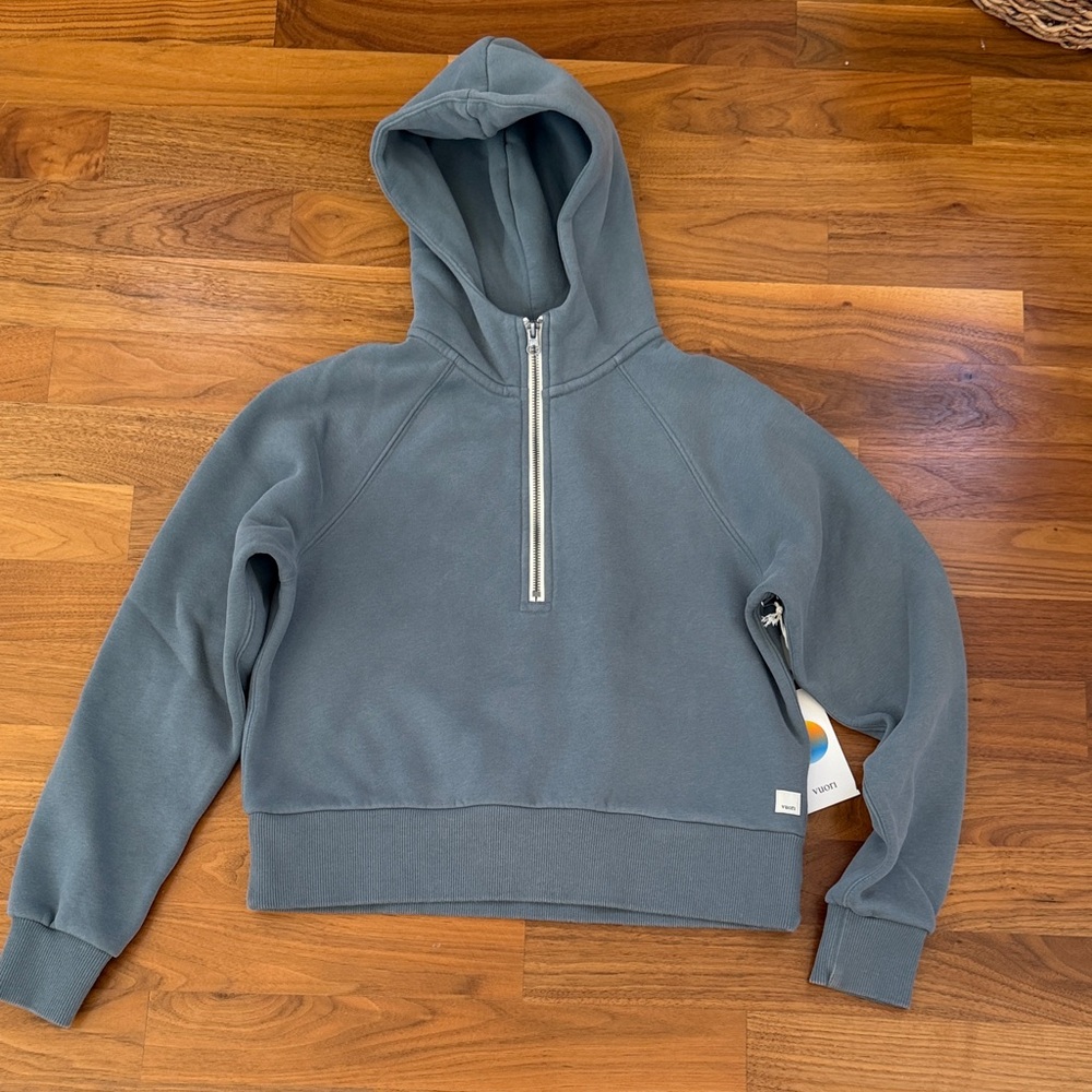 Vuori Smoke Blue Cropped Half-Zip Pullover
